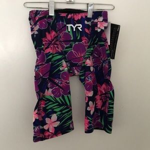 Male Avictor size 29